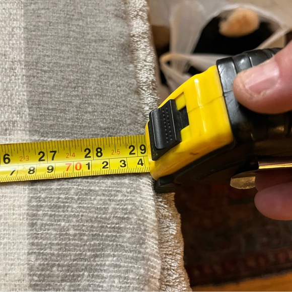 Grey and white check shawl scarf  cozy - Picture 5 of 6